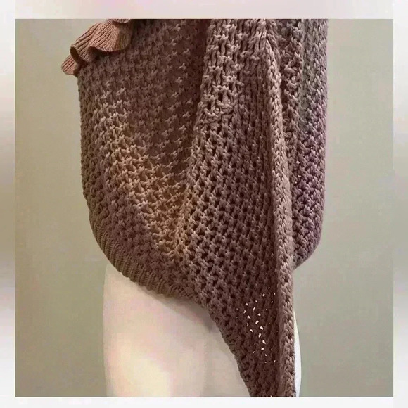 ✨Love to be spoiled knitted sweaters. Size small - Picture 2 of 7